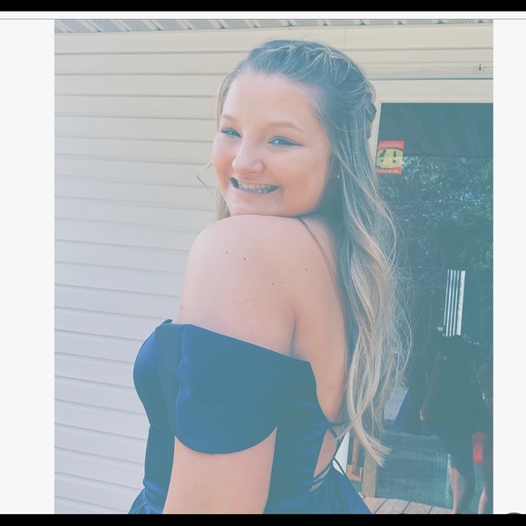 Homecoming dress - Picture 4 of 4